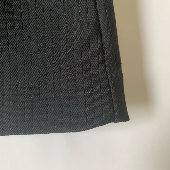 EXPRESS Rich in color Black Mini Skirt- Size S- Cute - Picture 3 of 9